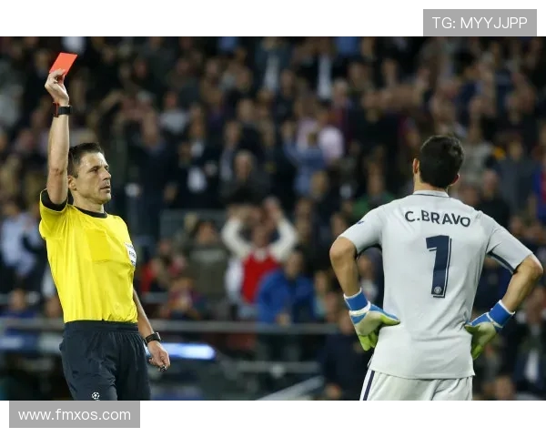 巴萨凭借控球破解曼城逼抢 佩德里和德容表现尤为出色